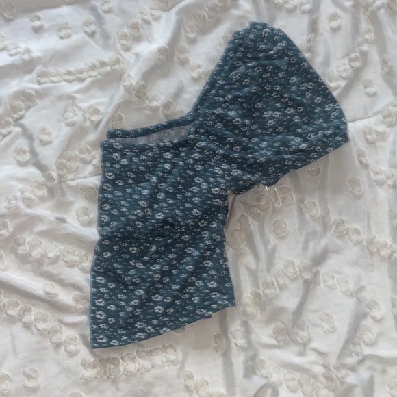 green with little white flowers, perfect for summer - Picture 2 of 3